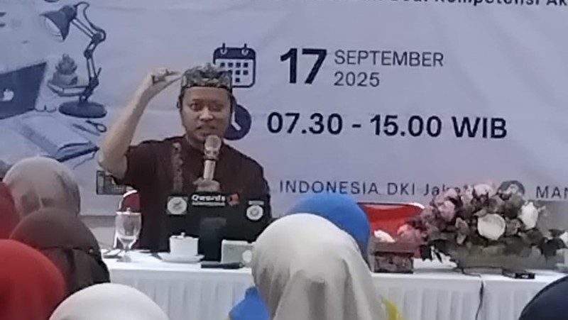 Guru MAN 22 Tingkatkan Kompetensi melalui Bedah Soal TKA Bahasa Indonesia di MAN 4 Jakarta